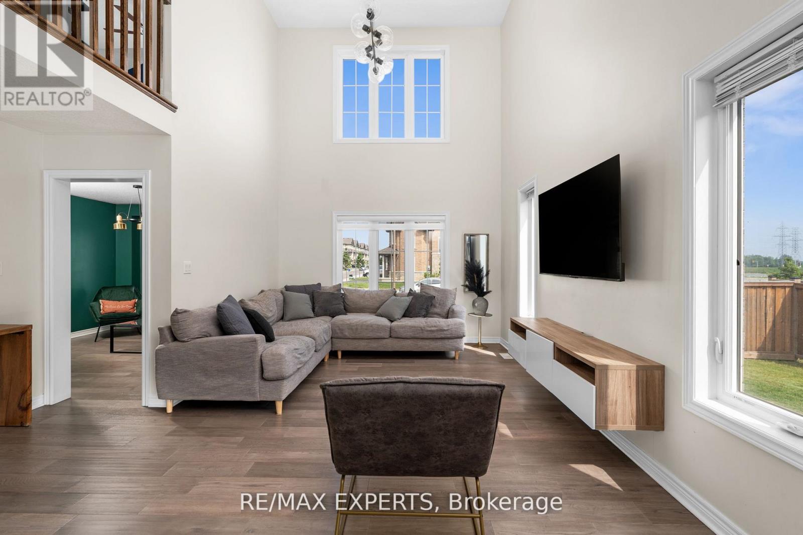 316 Dalgleish Trail, Hamilton, Ontario  L0R 1P0 - Photo 12 - X12442458