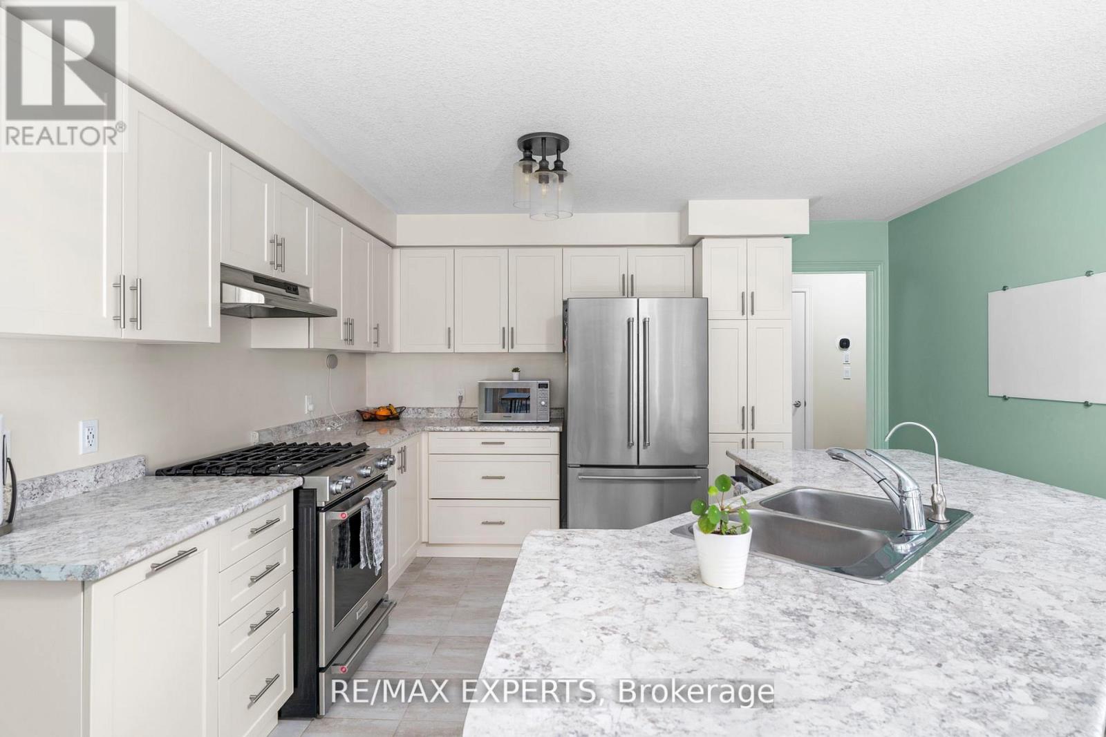 316 Dalgleish Trail, Hamilton, Ontario  L0R 1P0 - Photo 22 - X12442458