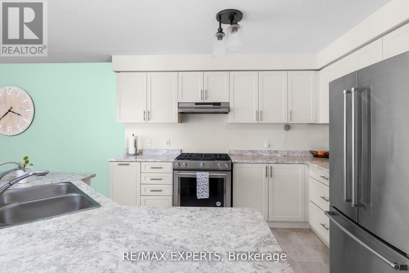 316 Dalgleish Trail, Hamilton, Ontario  L0R 1P0 - Photo 24 - X12442458
