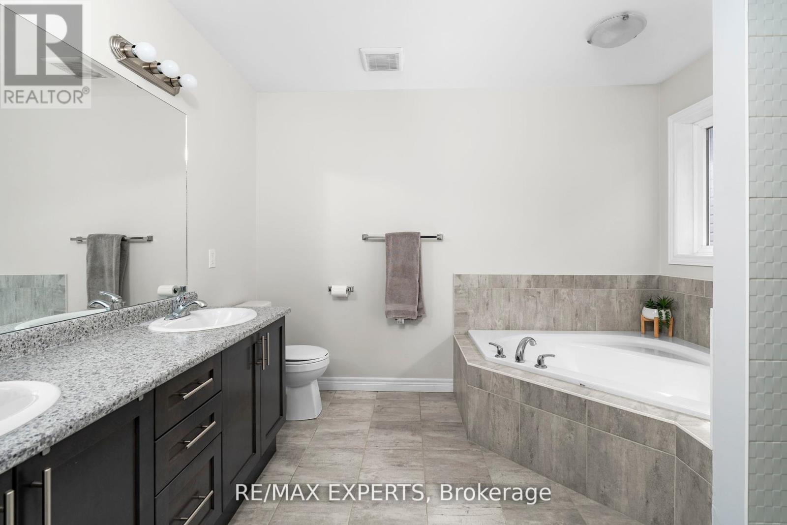 316 Dalgleish Trail, Hamilton, Ontario  L0R 1P0 - Photo 31 - X12442458