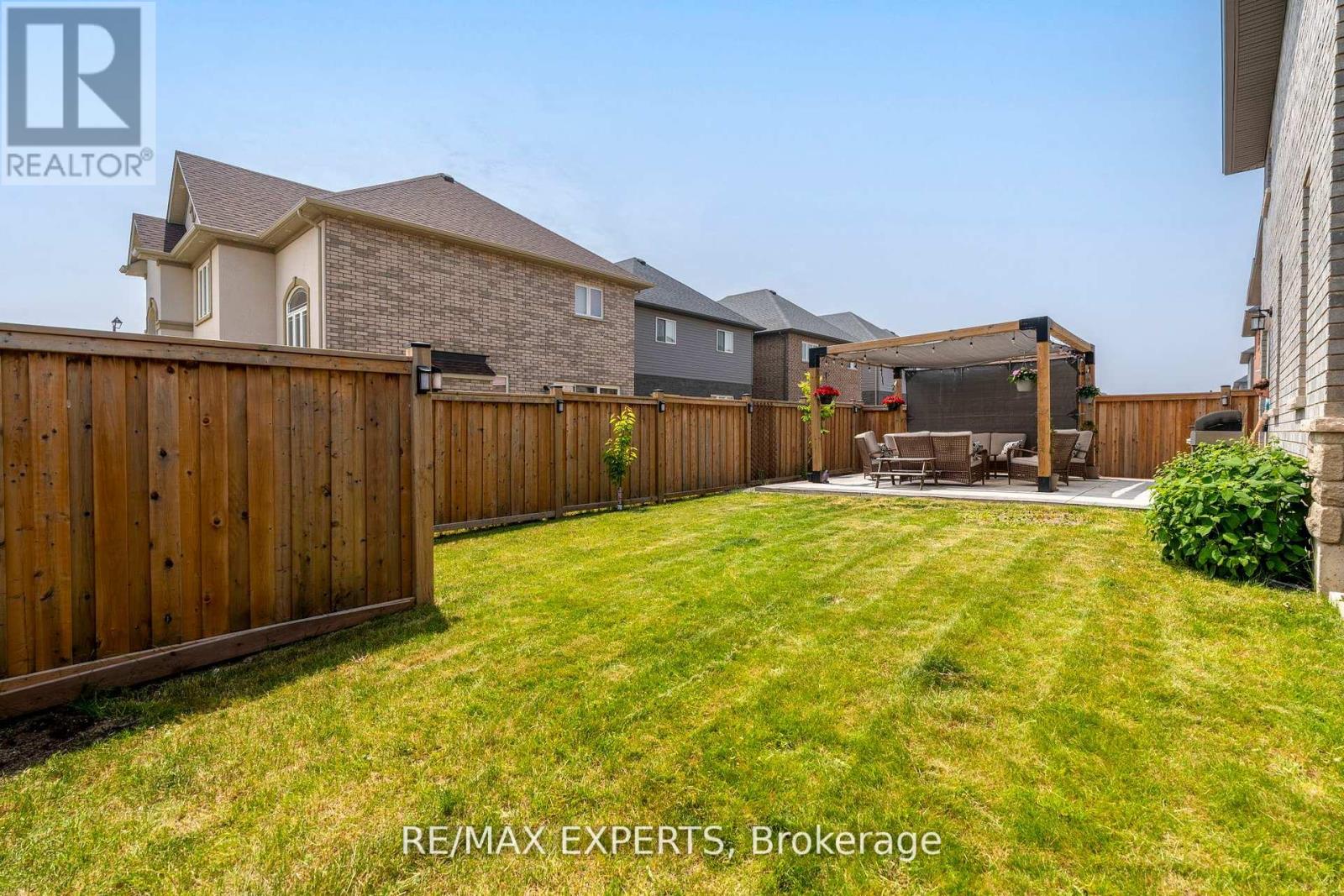 316 Dalgleish Trail, Hamilton, Ontario  L0R 1P0 - Photo 38 - X12442458