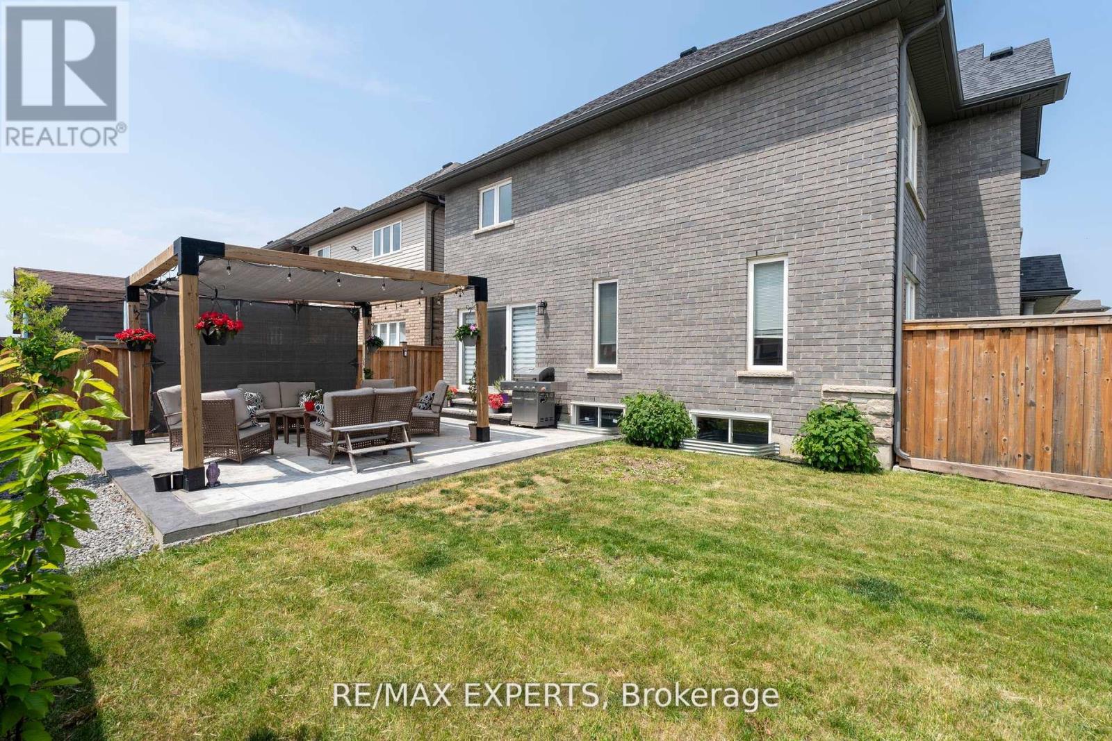 316 Dalgleish Trail, Hamilton, Ontario  L0R 1P0 - Photo 43 - X12442458