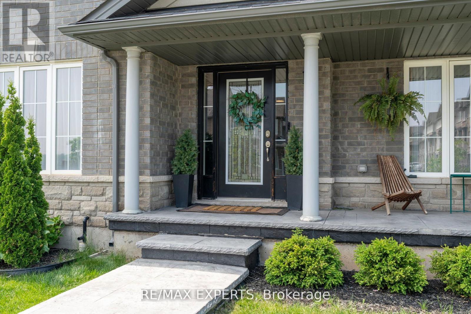 316 Dalgleish Trail, Hamilton, Ontario  L0R 1P0 - Photo 6 - X12442458