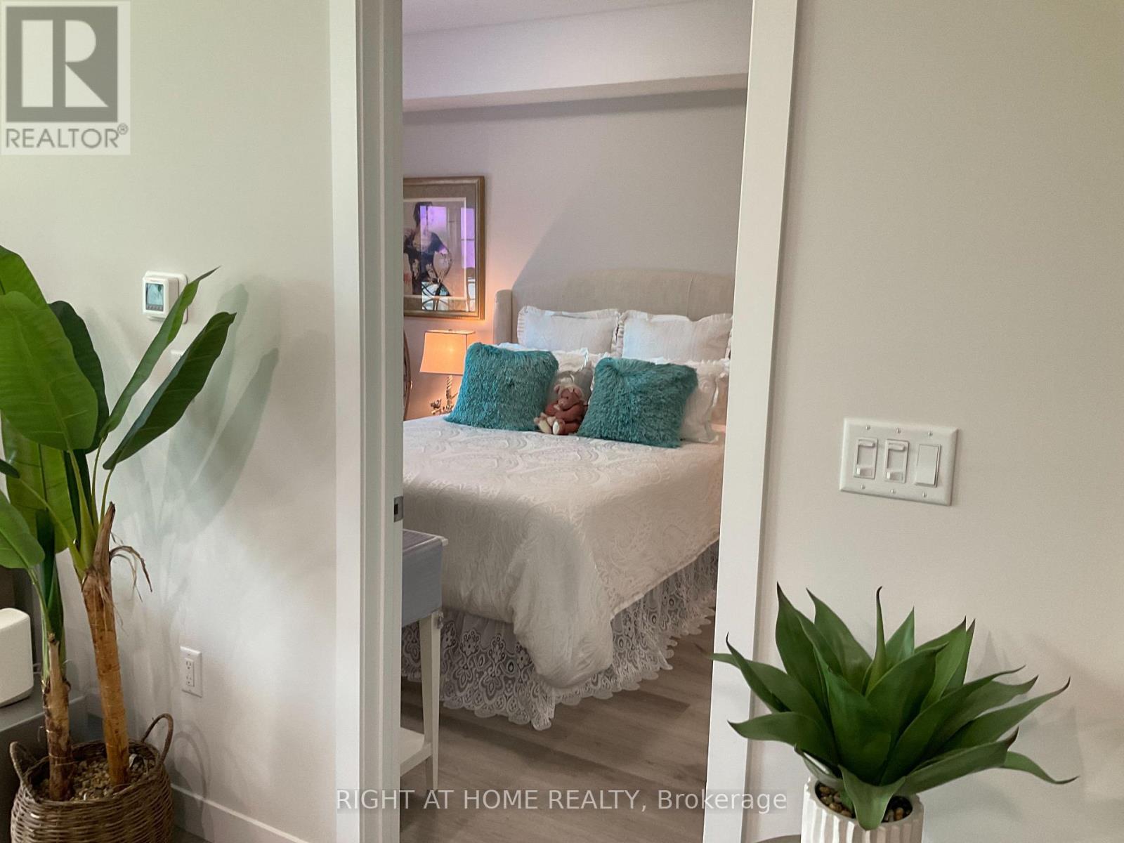 211 - 100 The Promenade Road, Central Elgin, Ontario  N5L 0B7 - Photo 15 - X12442460