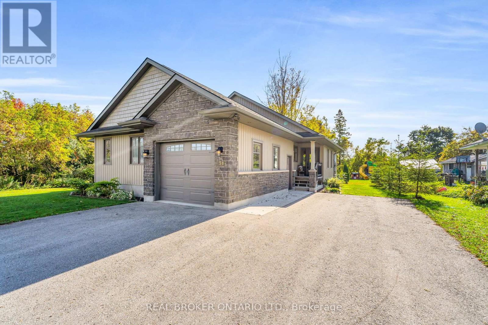 30 Victoria Street W, Southgate, Ontario  N0C 1B0 - Photo 1 - X12442505