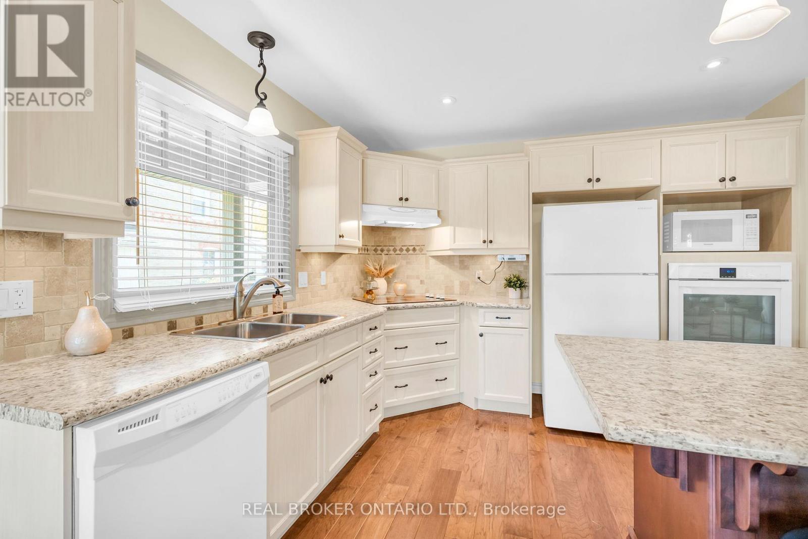 30 Victoria Street W, Southgate, Ontario  N0C 1B0 - Photo 12 - X12442505