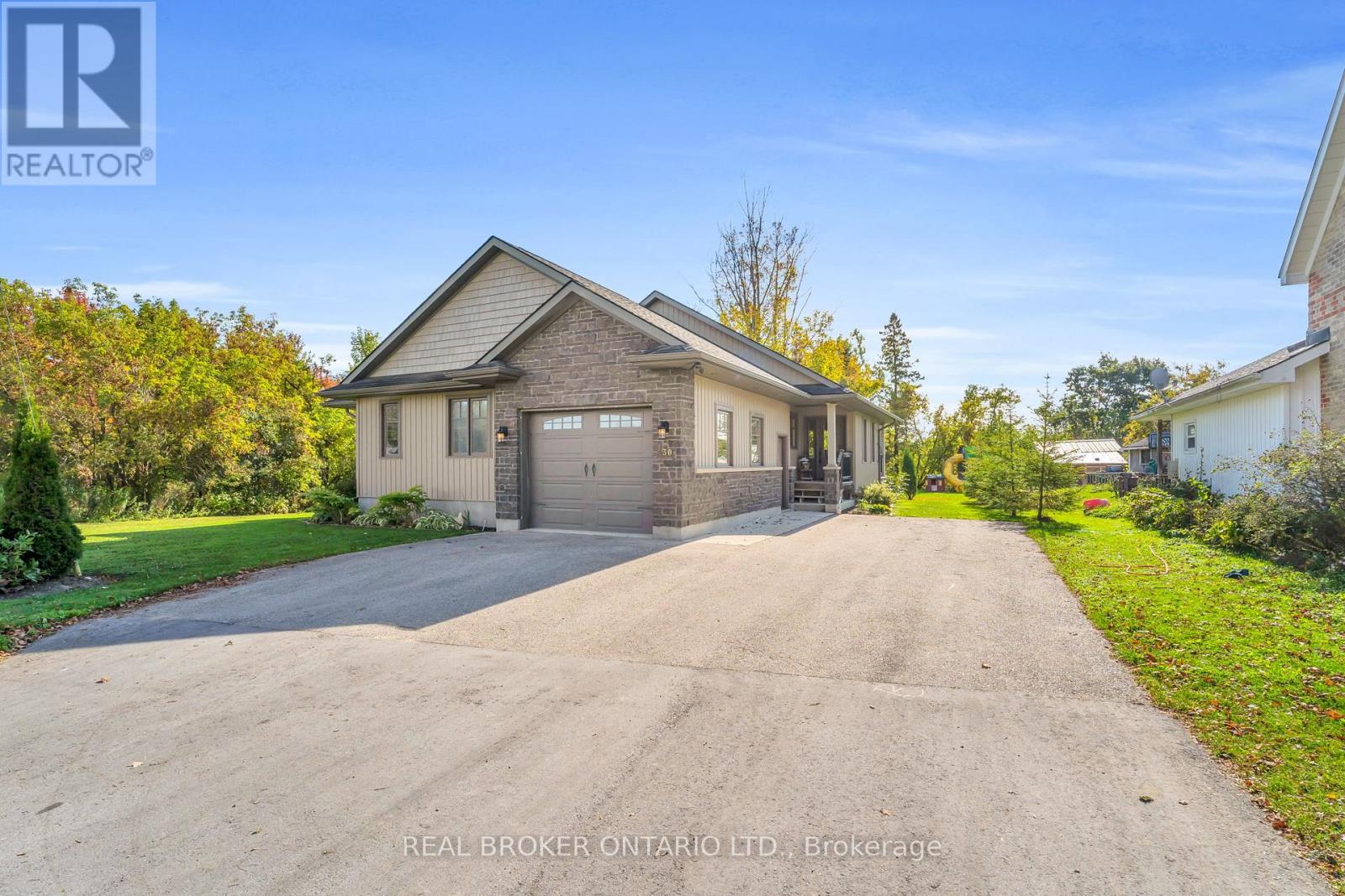 30 Victoria Street W, Southgate, Ontario  N0C 1B0 - Photo 2 - X12442505