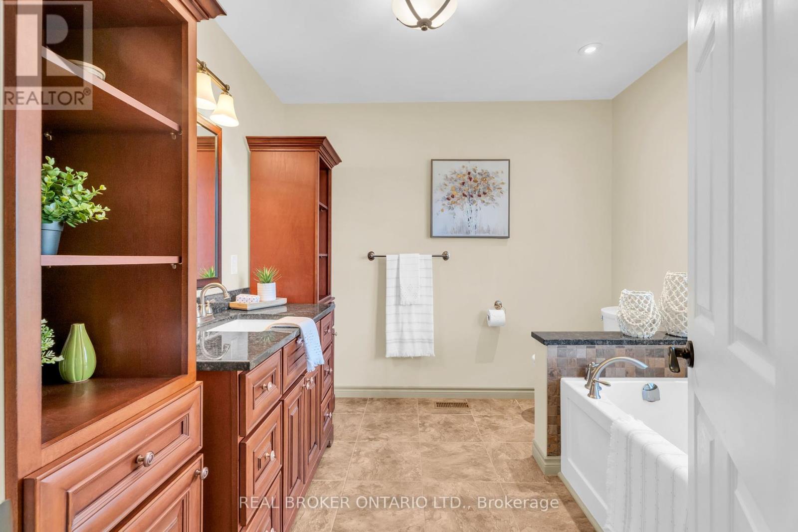 30 Victoria Street W, Southgate, Ontario  N0C 1B0 - Photo 29 - X12442505