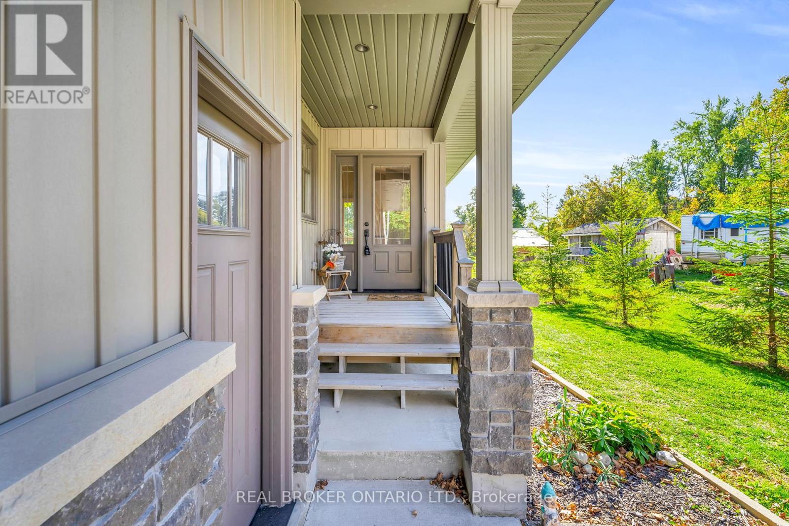 30 Victoria Street W, Southgate, Ontario  N0C 1B0 - Photo 5 - X12442505