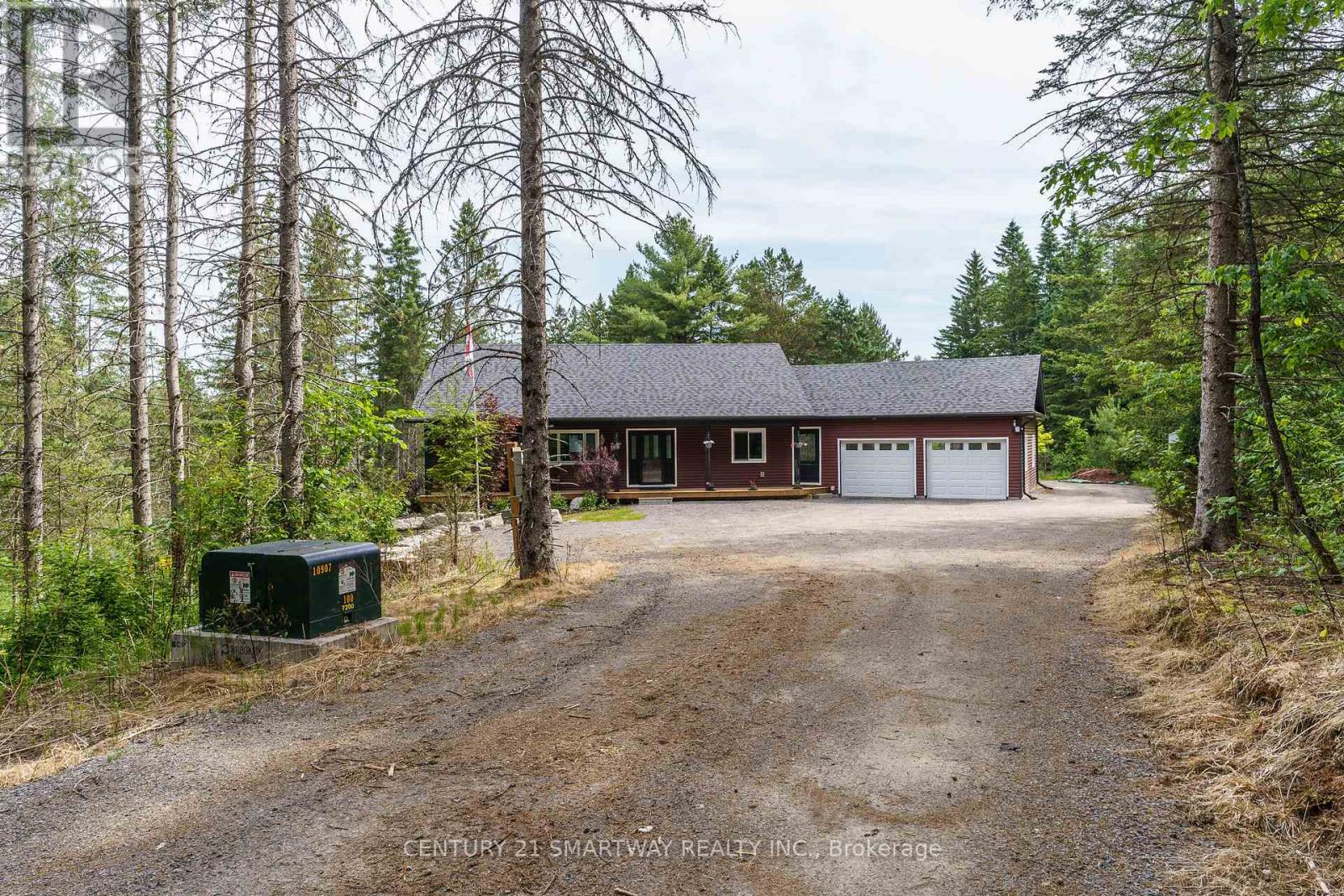96 Main Street, Burk's Falls, Ontario  P0A 1C0 - Photo 1 - X12442514