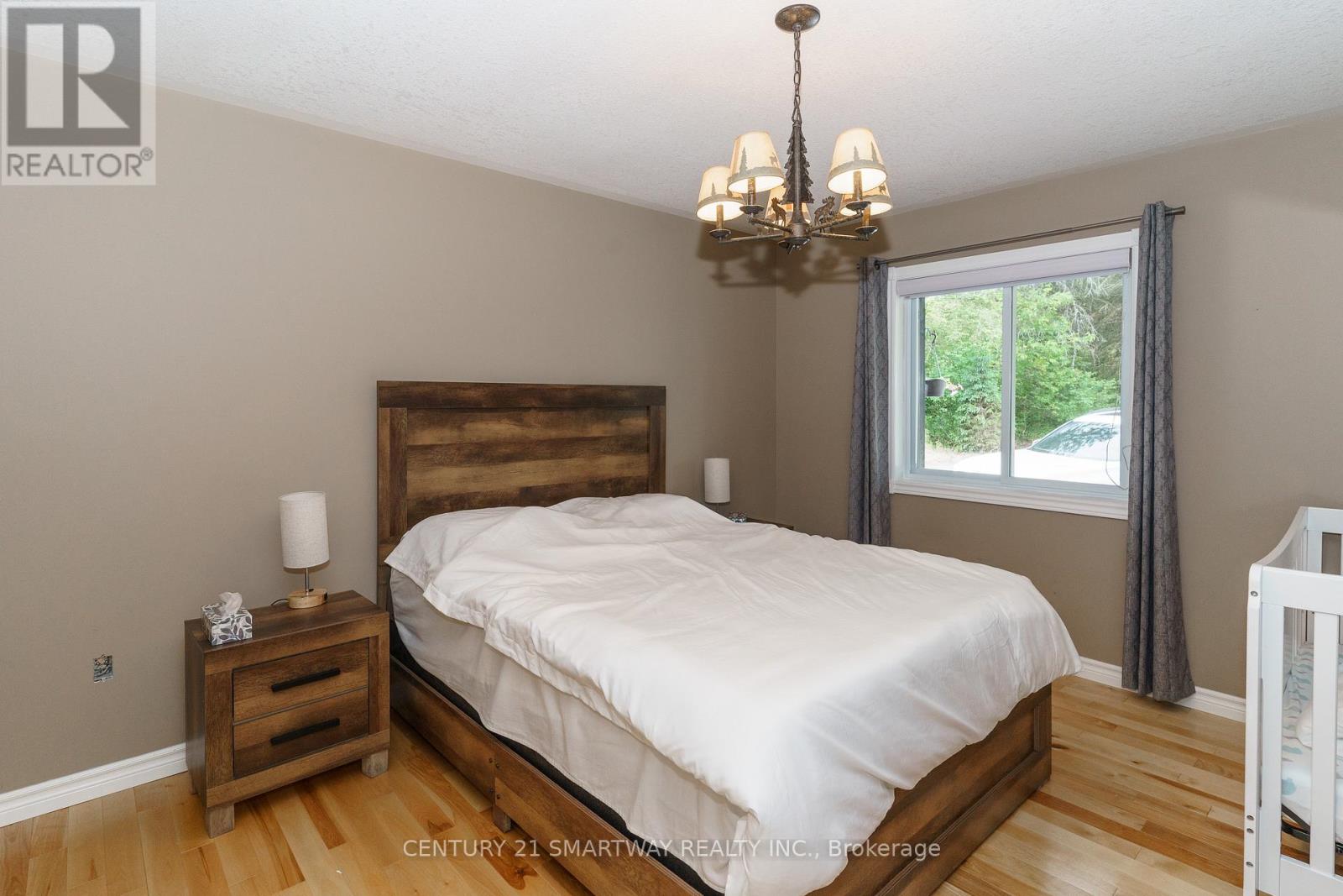 96 Main Street, Burk's Falls, Ontario  P0A 1C0 - Photo 12 - X12442514