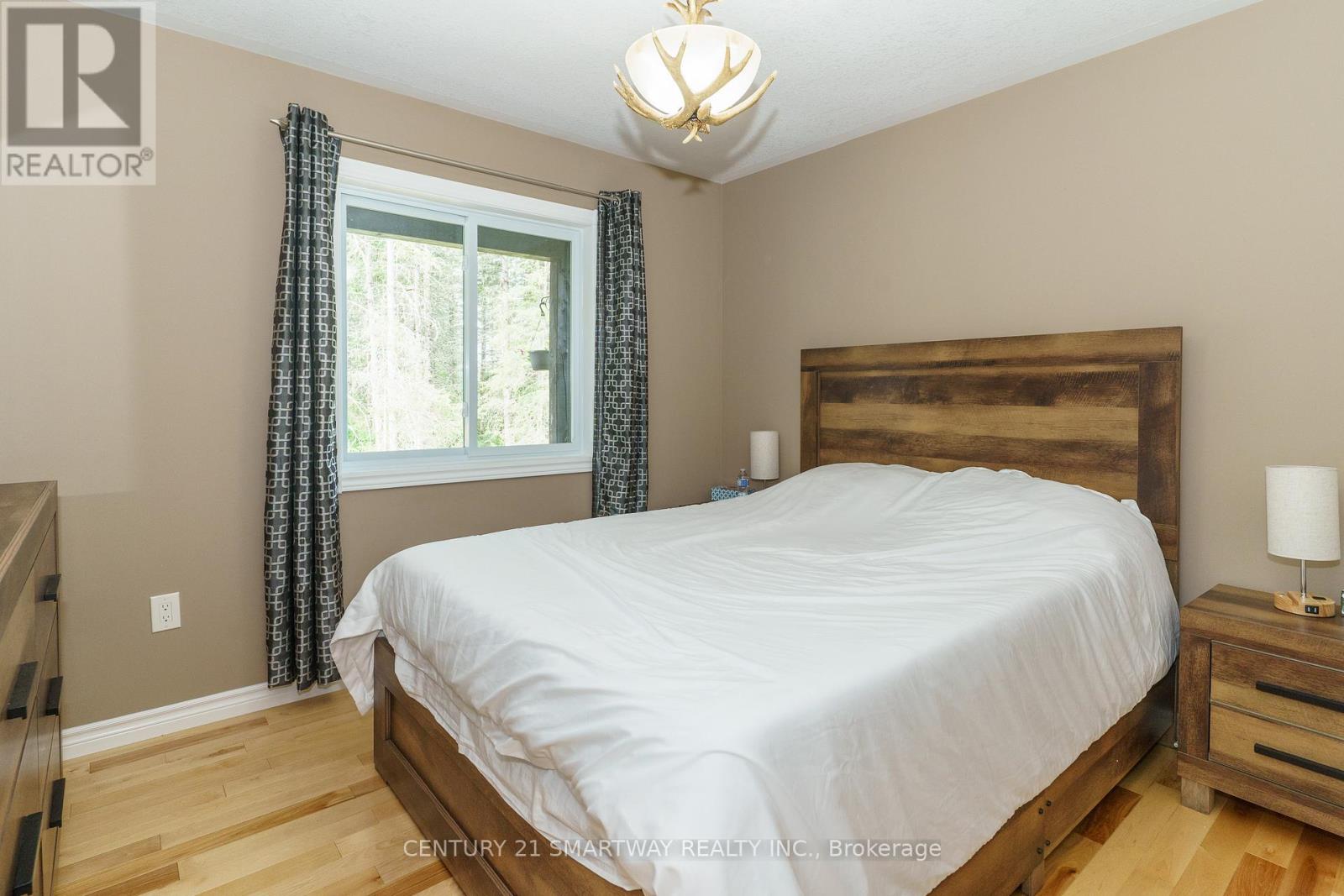 96 Main Street, Burk's Falls, Ontario  P0A 1C0 - Photo 15 - X12442514