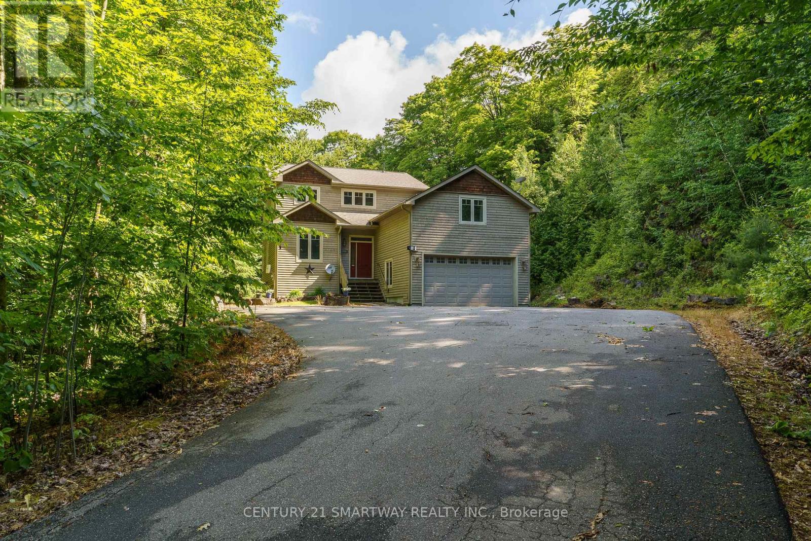 1066 Tally-Ho Winter Park Road, Lake Of Bays (Sinclair), Ontario  P1H 2J6 - Photo 1 - X12442529