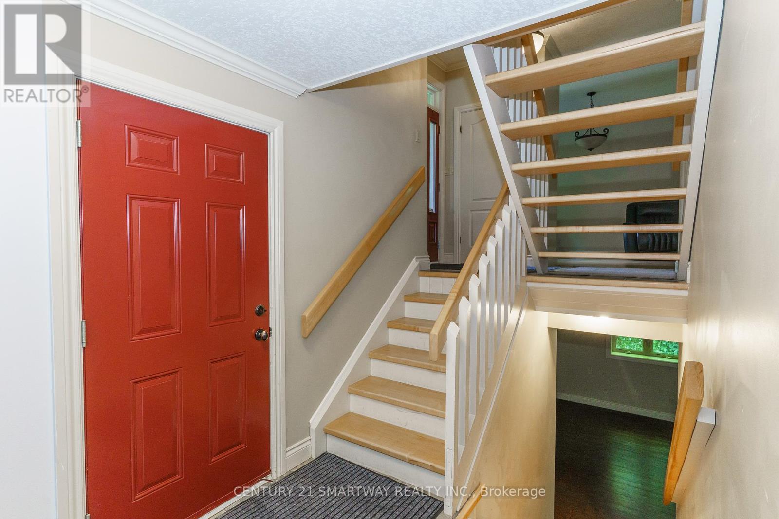 1066 Tally-Ho Winter Park Road, Lake Of Bays (Sinclair), Ontario  P1H 2J6 - Photo 13 - X12442529