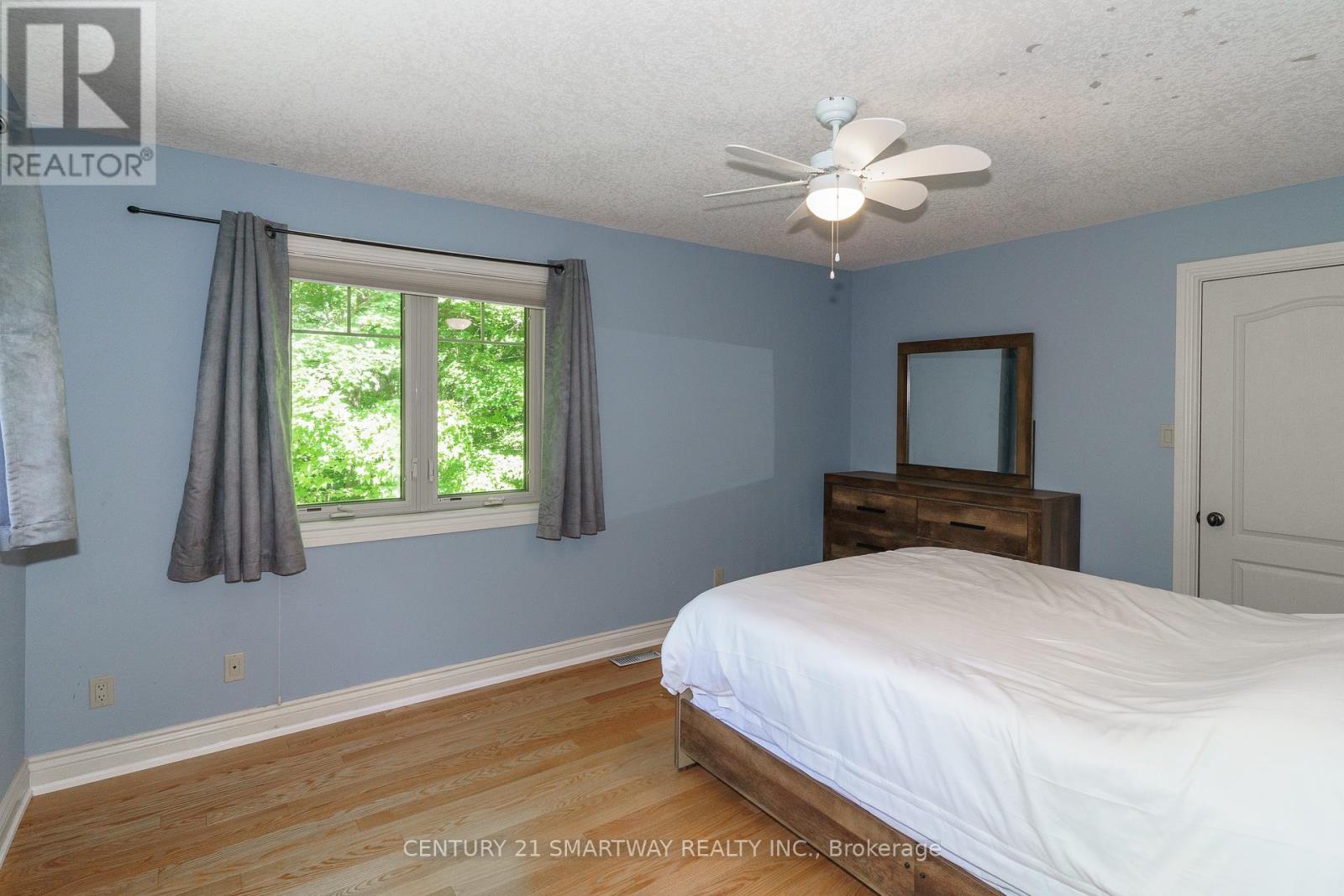 1066 Tally-Ho Winter Park Road, Lake Of Bays (Sinclair), Ontario  P1H 2J6 - Photo 22 - X12442529