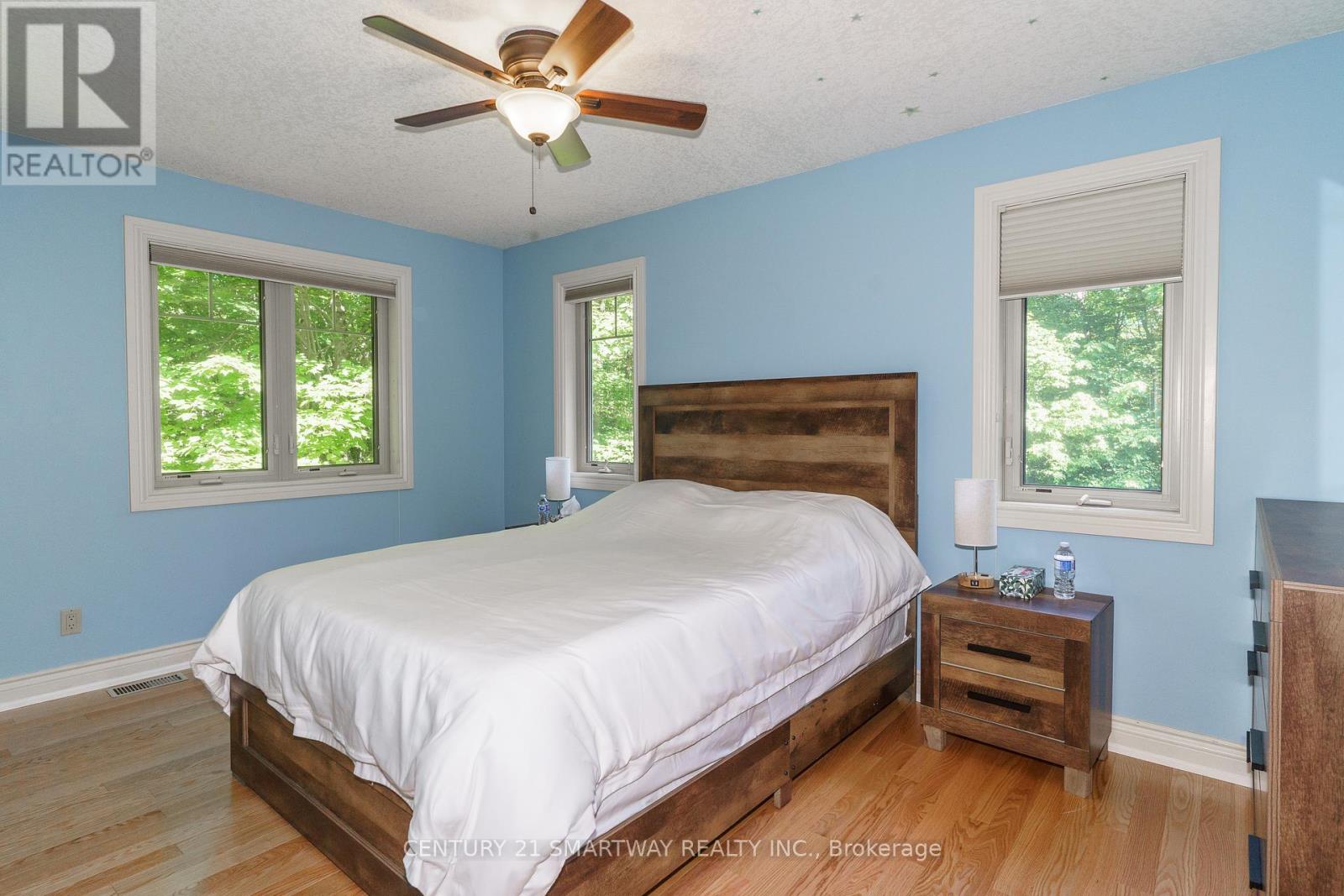 1066 Tally-Ho Winter Park Road, Lake Of Bays (Sinclair), Ontario  P1H 2J6 - Photo 27 - X12442529