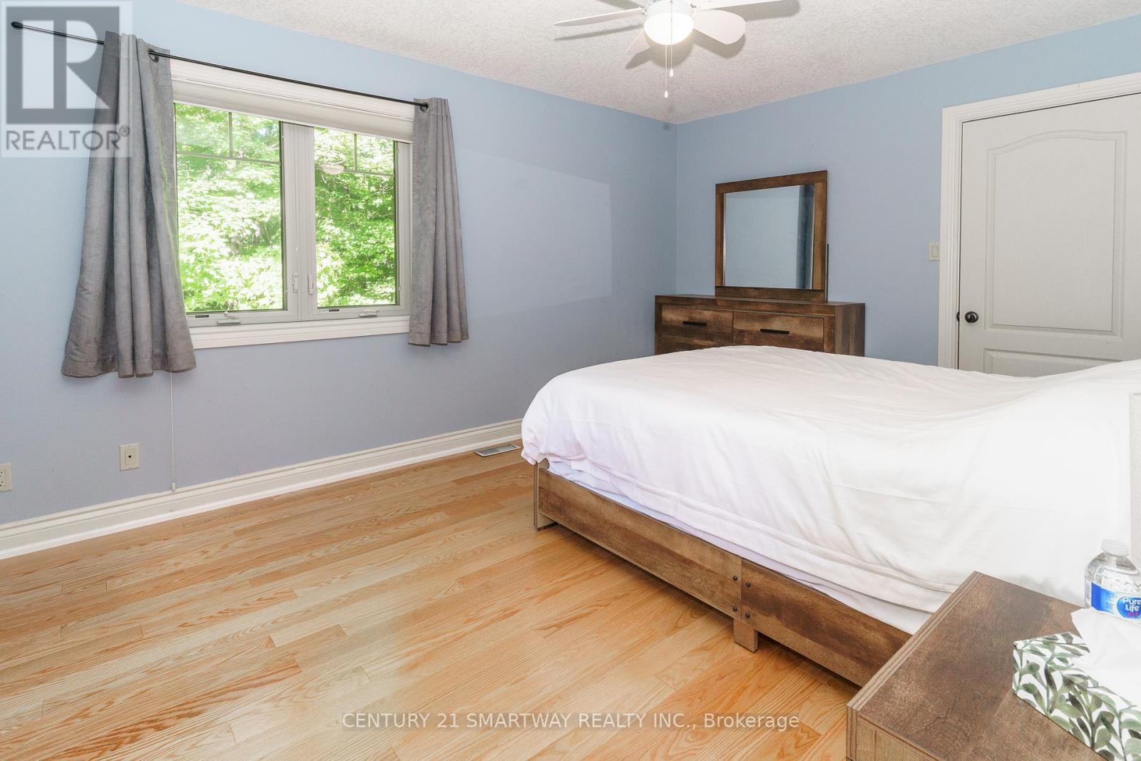 1066 Tally-Ho Winter Park Road, Lake Of Bays (Sinclair), Ontario  P1H 2J6 - Photo 28 - X12442529