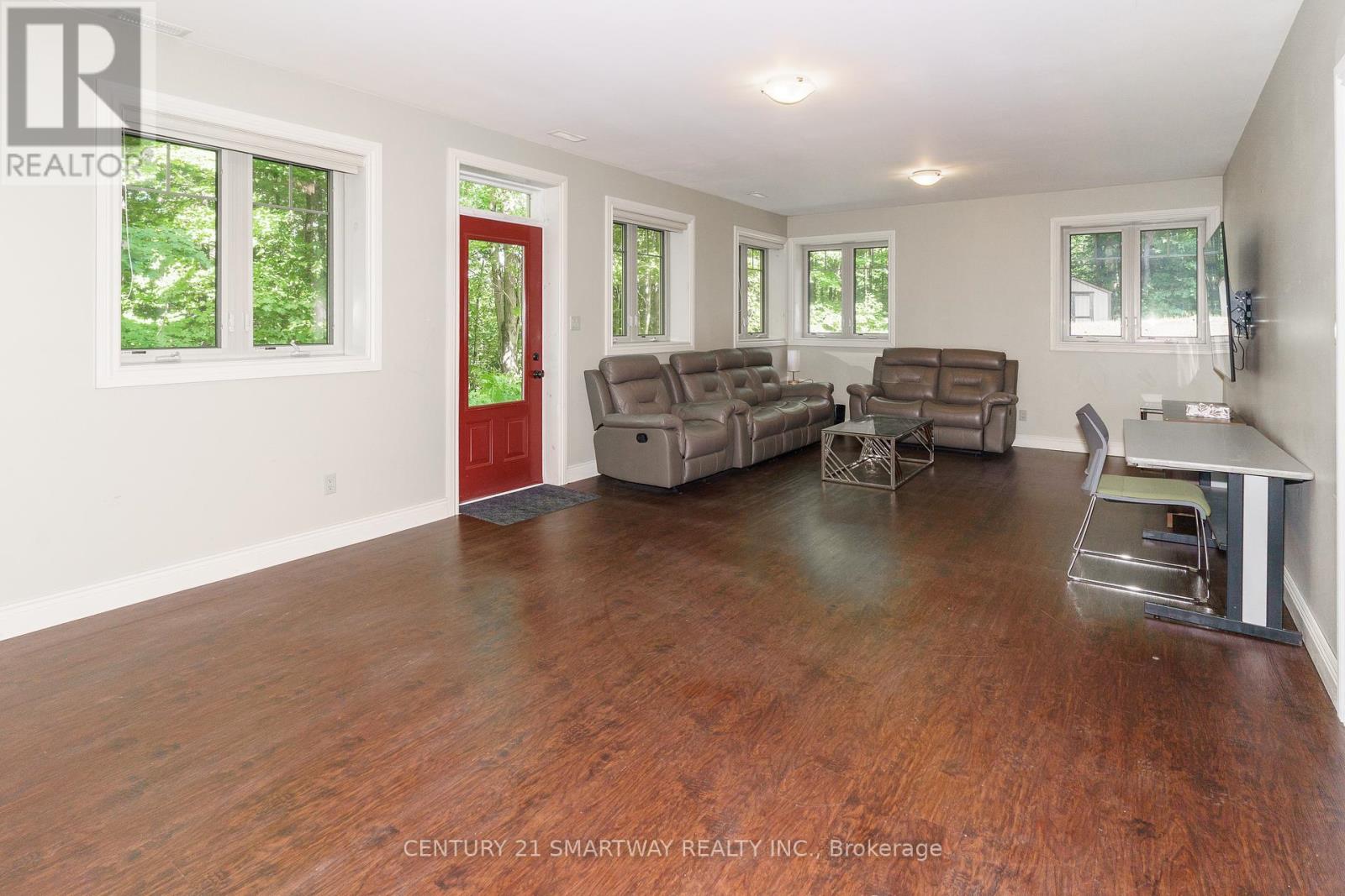 1066 Tally-Ho Winter Park Road, Lake Of Bays (Sinclair), Ontario  P1H 2J6 - Photo 29 - X12442529