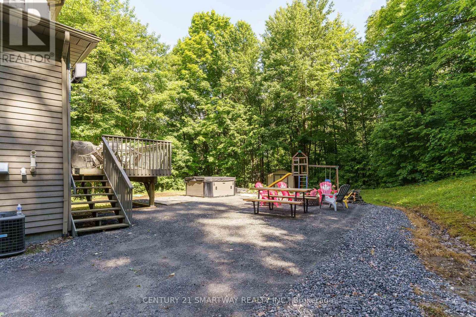 1066 Tally-Ho Winter Park Road, Lake Of Bays (Sinclair), Ontario  P1H 2J6 - Photo 36 - X12442529