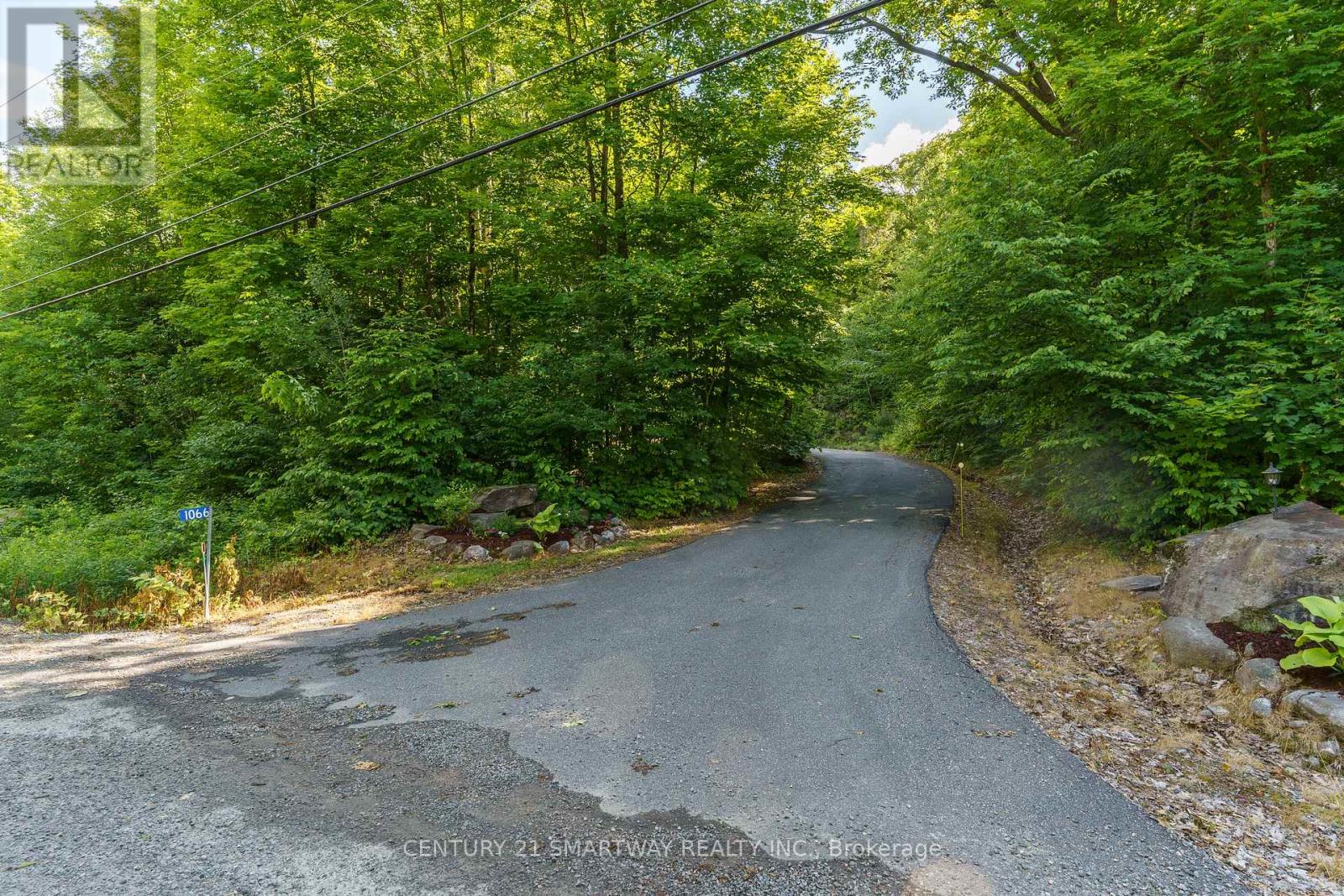 1066 Tally-Ho Winter Park Road, Lake Of Bays (Sinclair), Ontario  P1H 2J6 - Photo 40 - X12442529