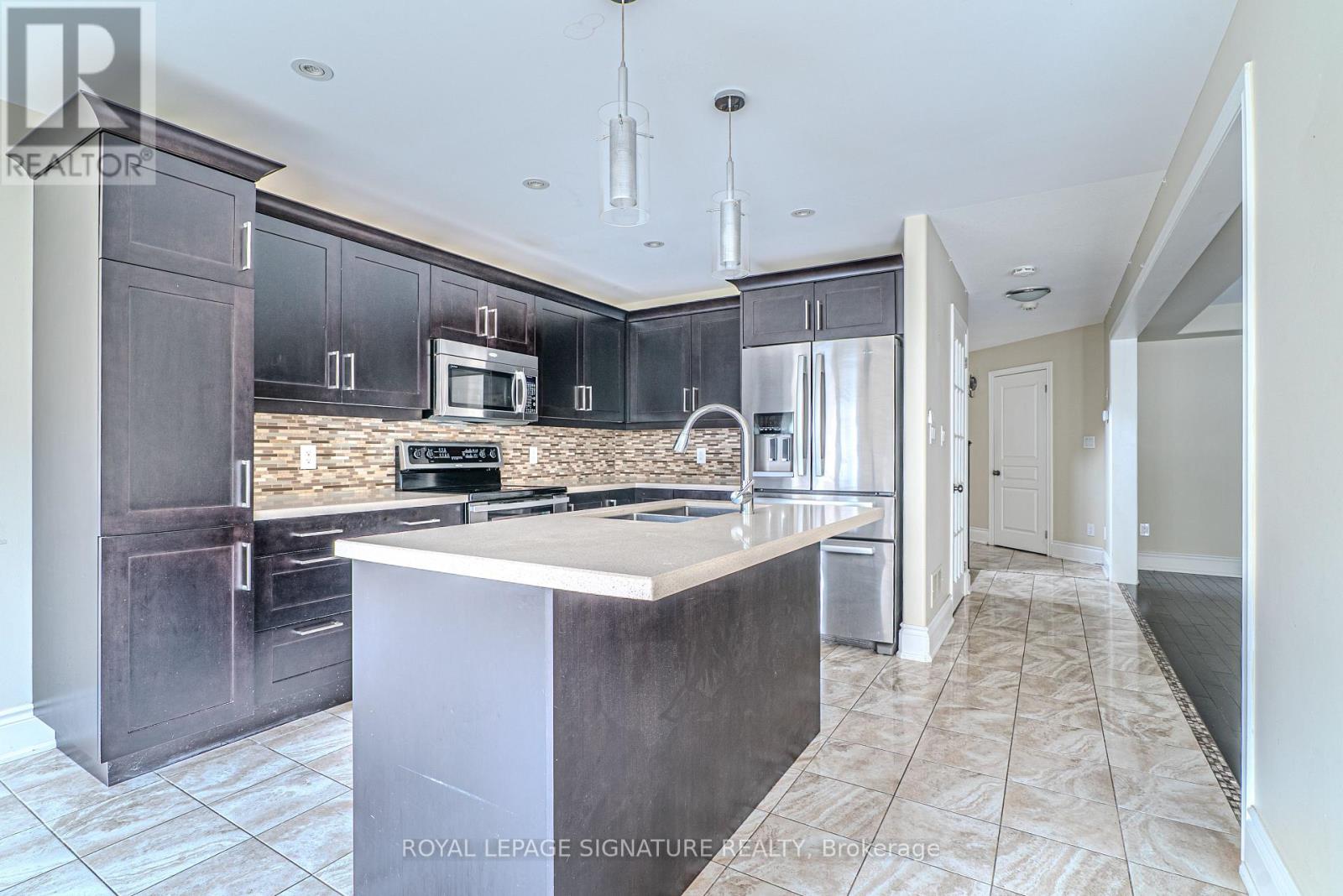 6502 Desanka Avenue, Niagara Falls (Forestview), Ontario  L2H 0B4 - Photo 11 - X12442532