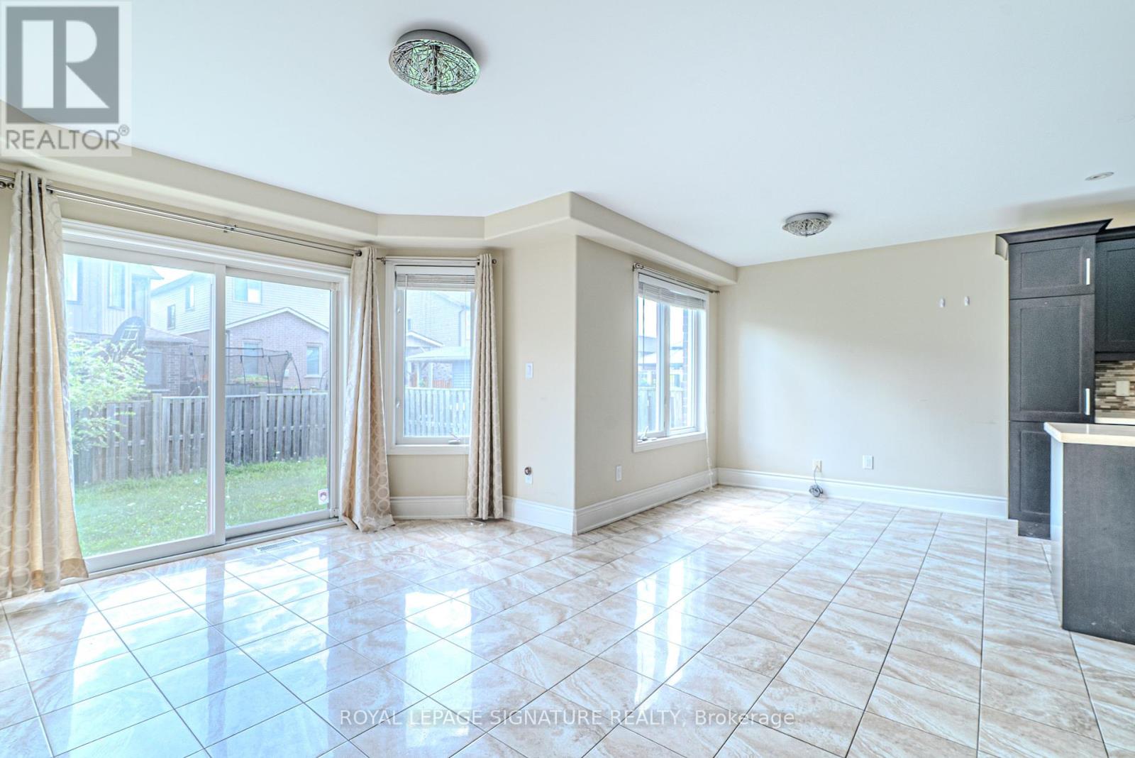 6502 Desanka Avenue, Niagara Falls (Forestview), Ontario  L2H 0B4 - Photo 12 - X12442532