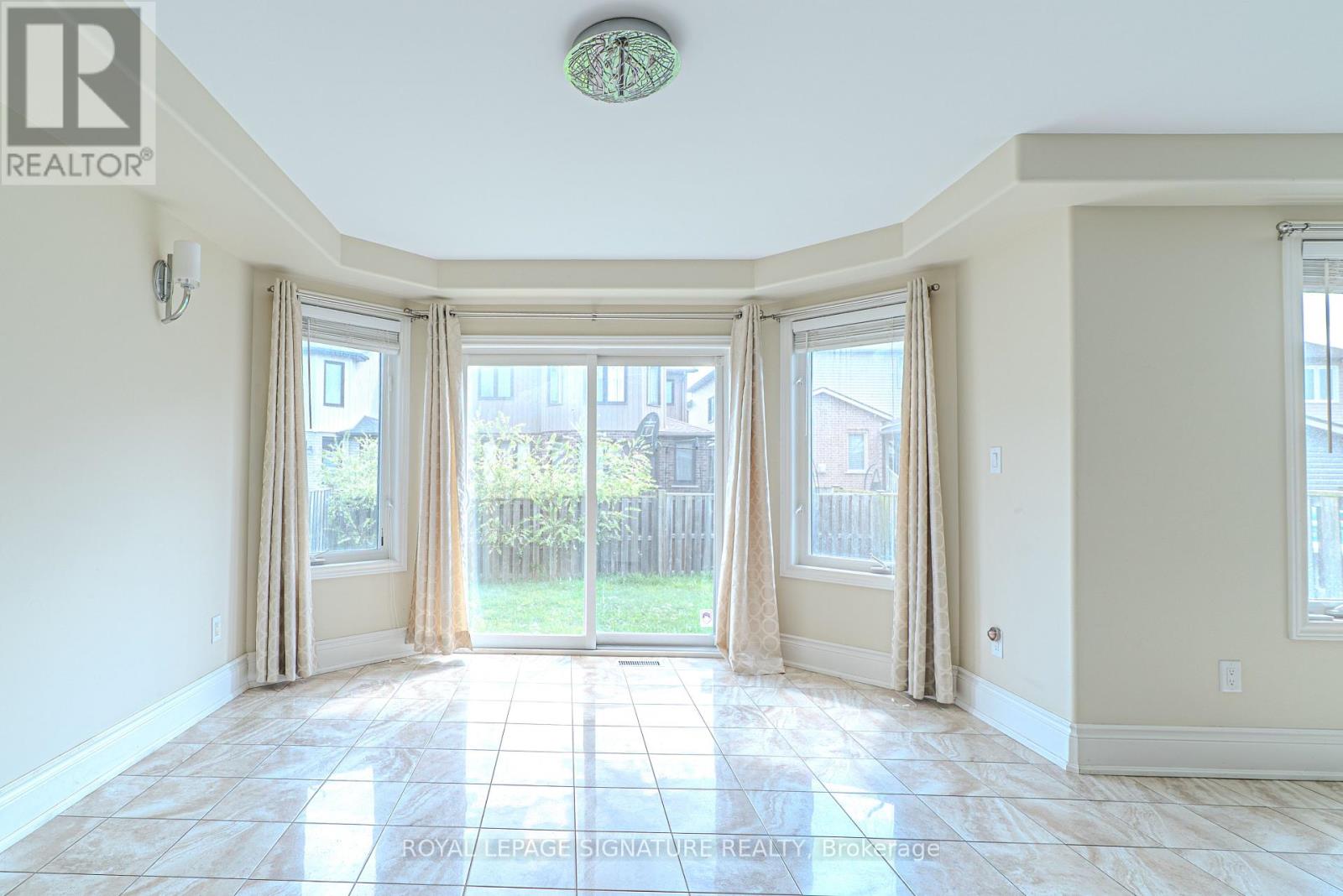 6502 Desanka Avenue, Niagara Falls (Forestview), Ontario  L2H 0B4 - Photo 14 - X12442532