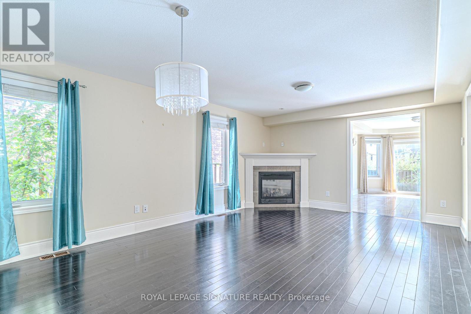 6502 Desanka Avenue, Niagara Falls (Forestview), Ontario  L2H 0B4 - Photo 5 - X12442532