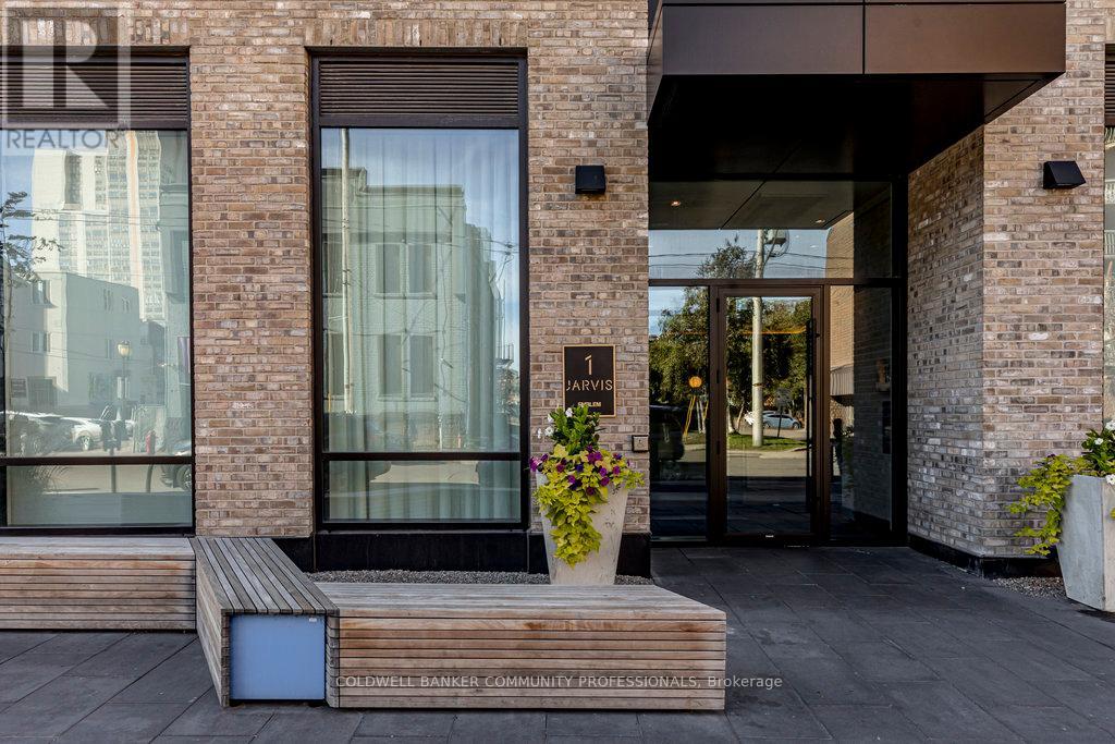 727 - 1 Jarvis Street, Hamilton, Ontario L8R 0A8 - Photo 2 - X12442533