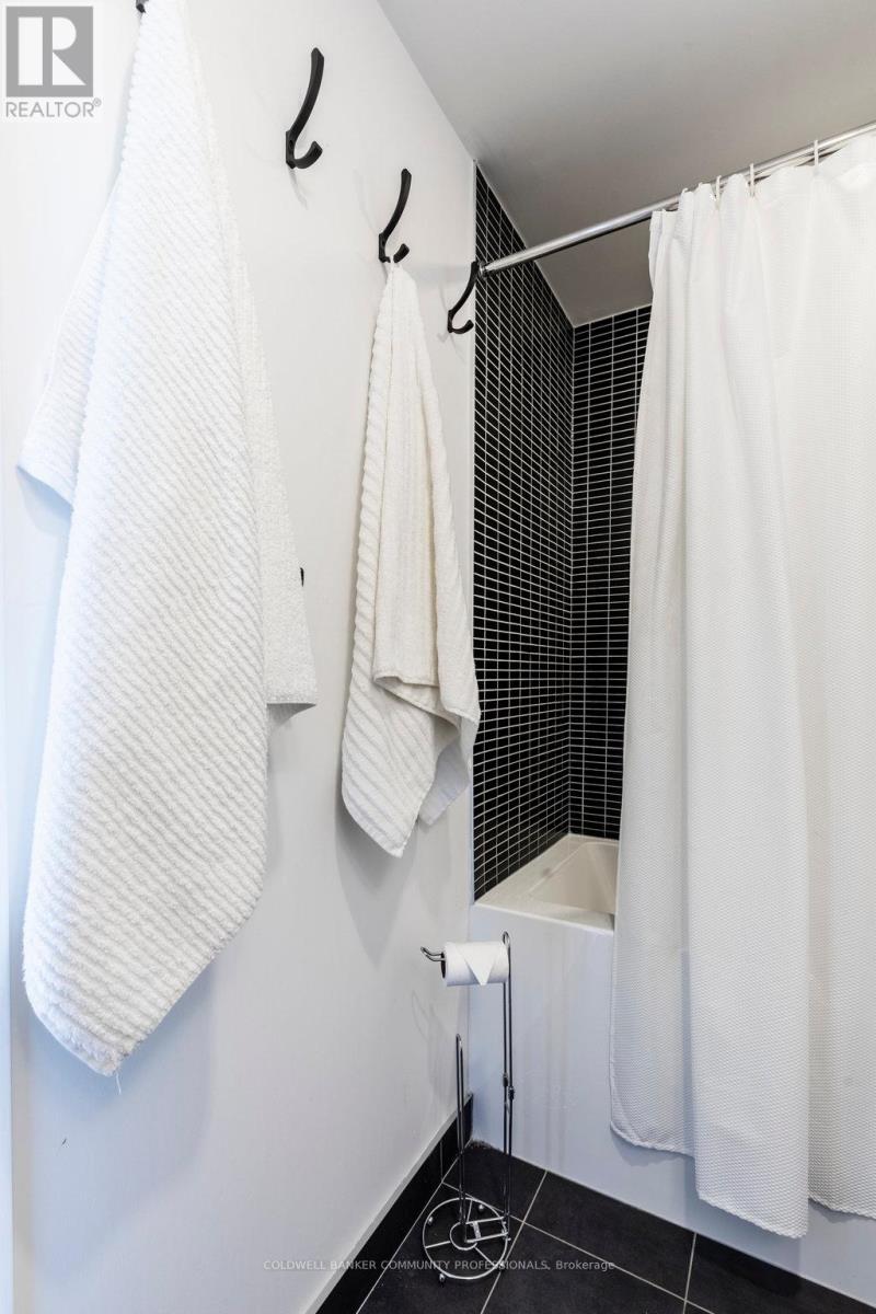 727 - 1 Jarvis Street, Hamilton, Ontario L8R 0A8 - Photo 28 - X12442533