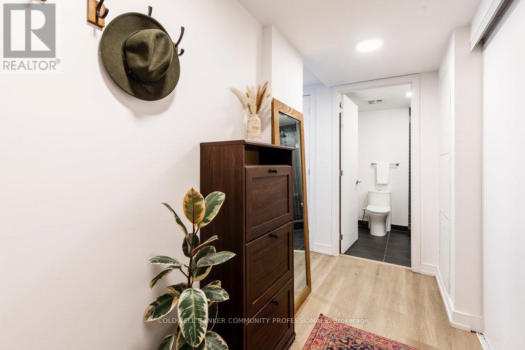 727 - 1 Jarvis Street, Hamilton, Ontario L8R 0A8 - Photo 7 - X12442533