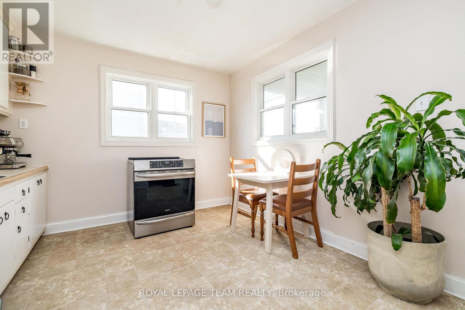 192 Durocher Street, Ottawa, Ontario  K1L 7S3 - Photo 10 - X12442655