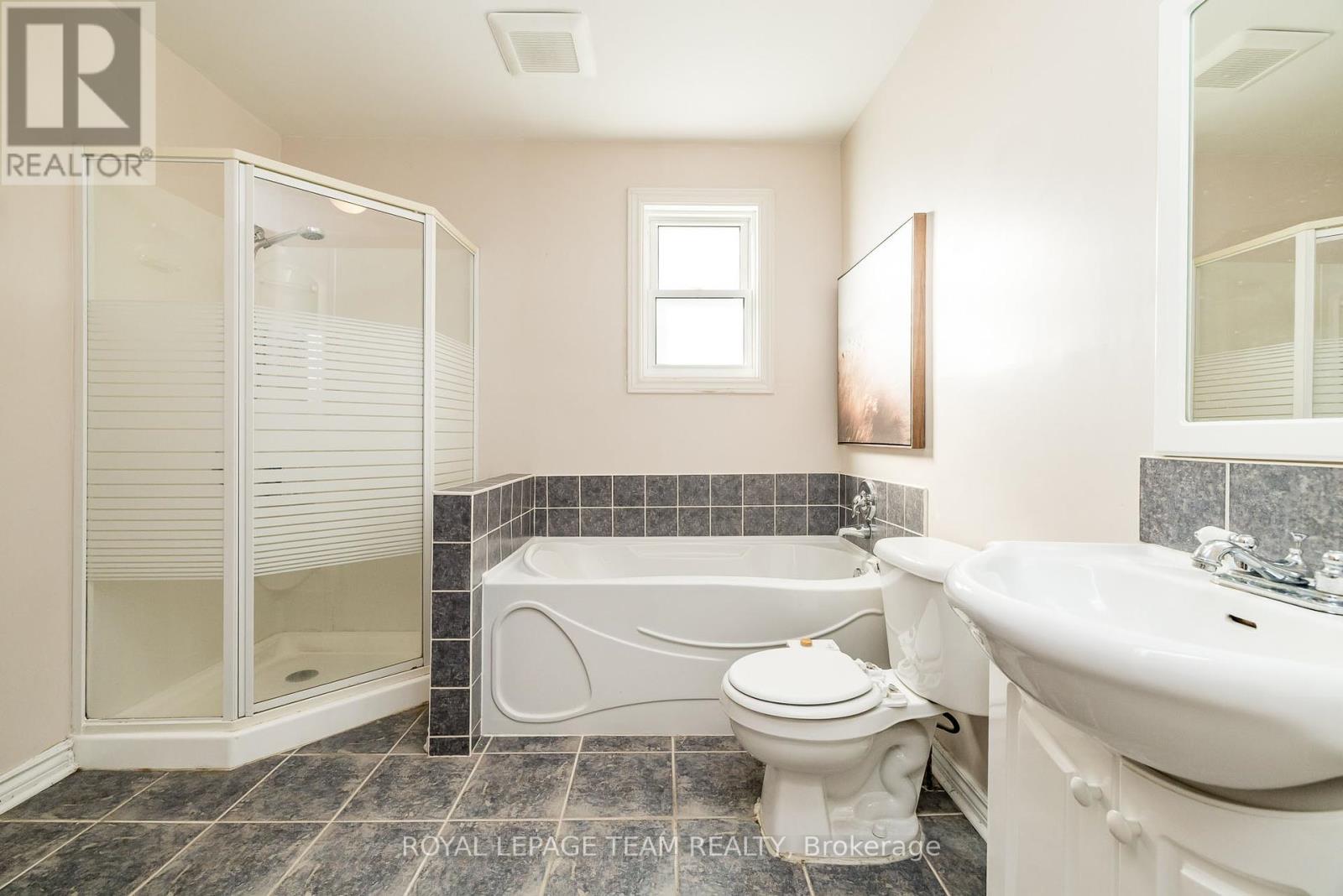 192 Durocher Street, Ottawa, Ontario  K1L 7S3 - Photo 17 - X12442655