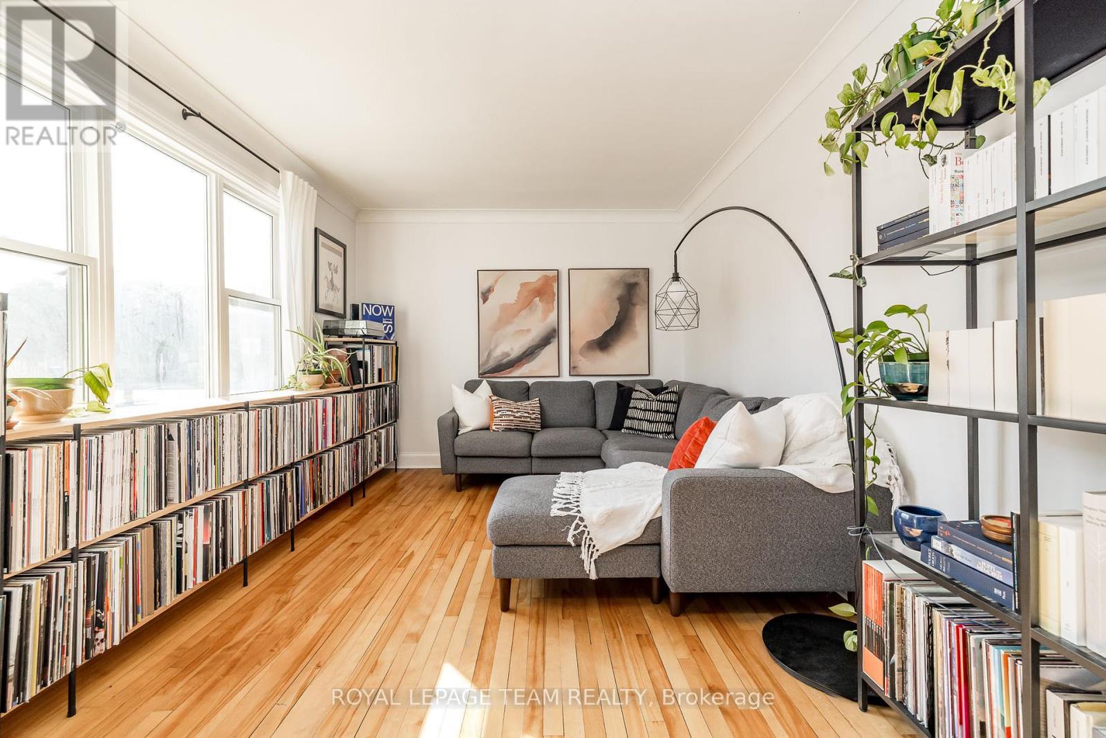 192 Durocher Street, Ottawa, Ontario  K1L 7S3 - Photo 5 - X12442655