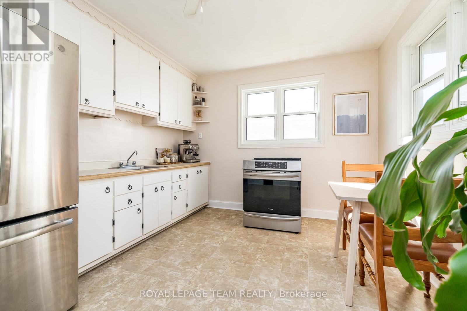 192 Durocher Street, Ottawa, Ontario  K1L 7S3 - Photo 9 - X12442655
