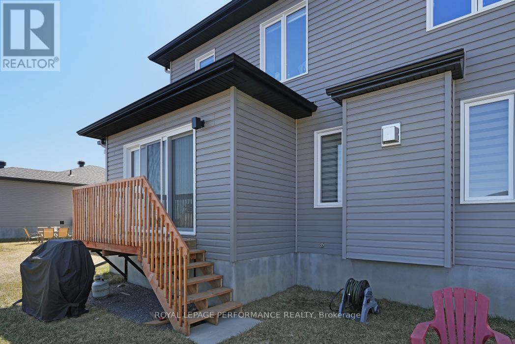 658 Chillon Street, Alfred And Plantagenet, Ontario  K0A 3K0 - Photo 32 - X12442711