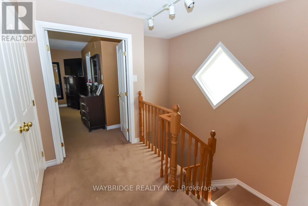 220 Jersey Tea Circle, Ottawa, Ontario  K1V 2L4 - Photo 11 - X12442721