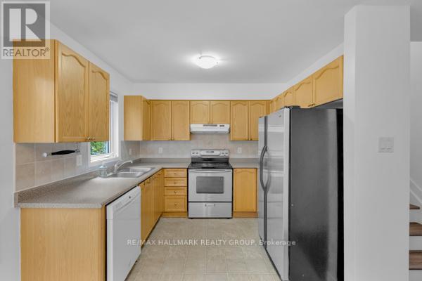 320 Gotham Private, Ottawa, Ontario  K2C 4G7 - Photo 13 - X12442739