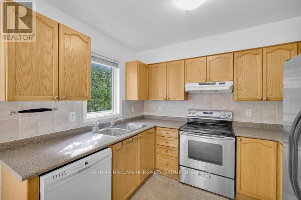 320 Gotham Private, Ottawa, Ontario  K2C 4G7 - Photo 18 - X12442739