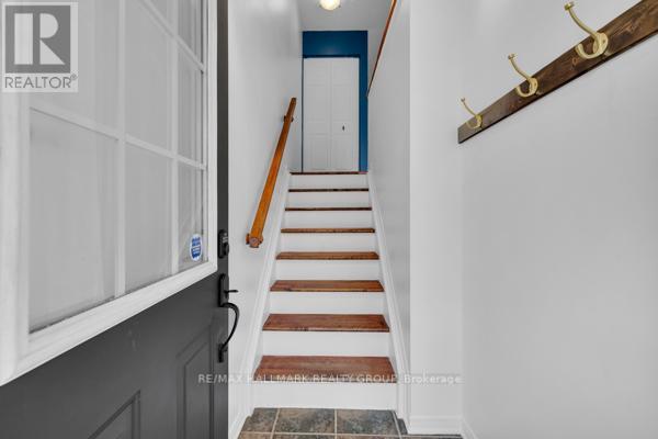 320 Gotham Private, Ottawa, Ontario  K2C 4G7 - Photo 3 - X12442739