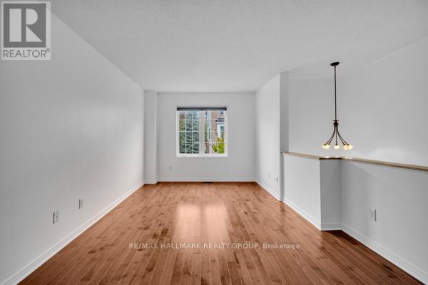 320 Gotham Private, Ottawa, Ontario  K2C 4G7 - Photo 9 - X12442739