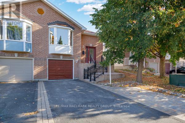 29 Montana Way, Ottawa, Ontario  K2J 4M5 - Photo 2 - X12442772