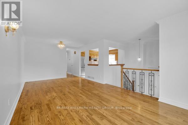 29 Montana Way, Ottawa, Ontario  K2J 4M5 - Photo 6 - X12442772