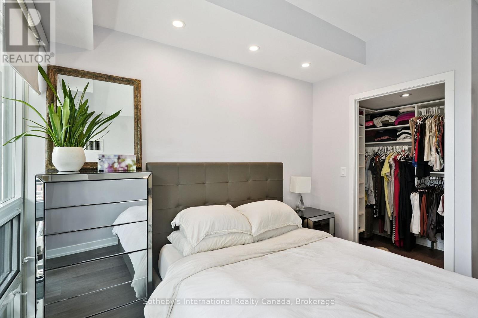 903 - 105 George Street, Toronto, Ontario  M5A 0L4 - Photo 14 - C12442677