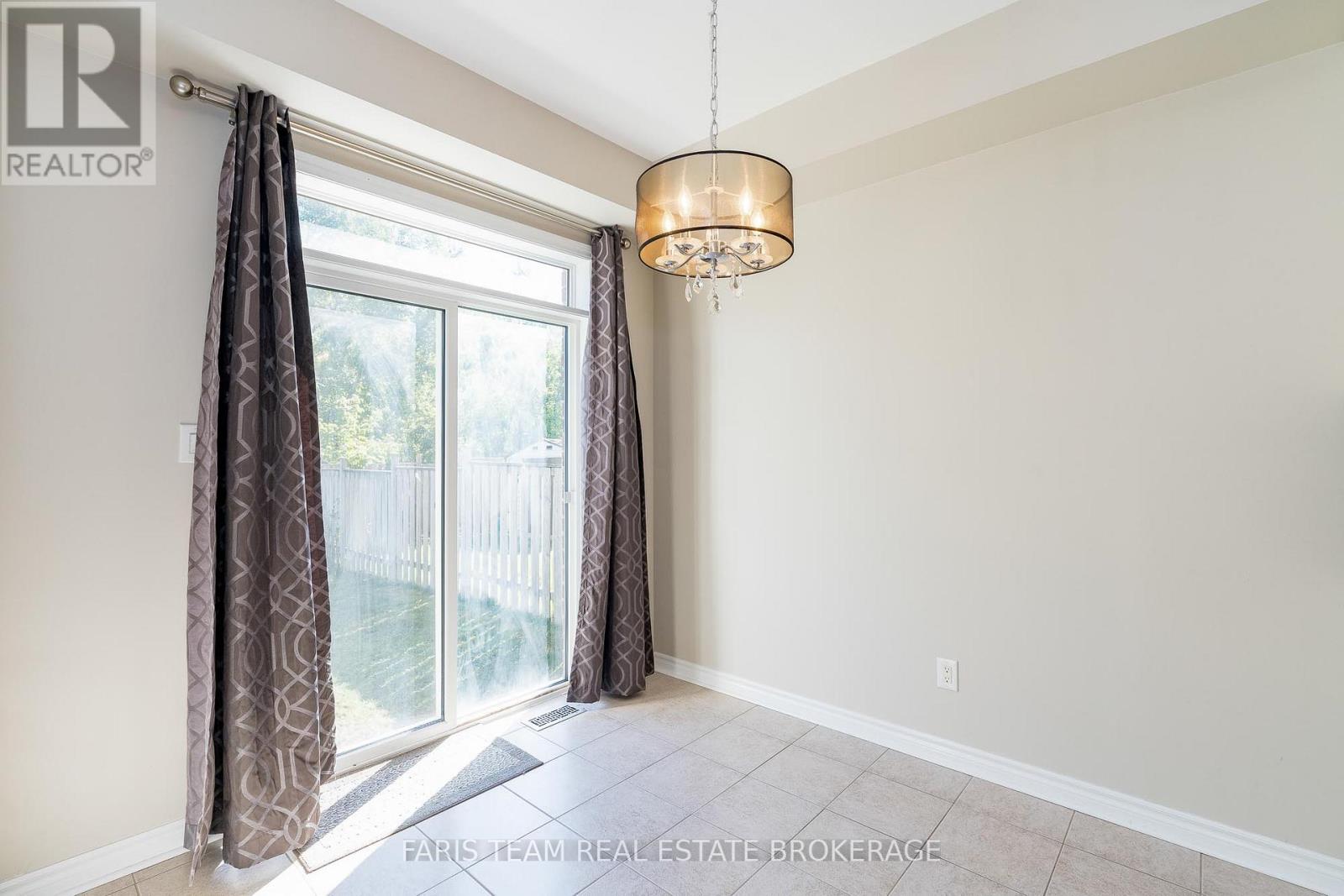 103 Collier Crescent, Essa (Angus), Ontario  L3W 0M8 - Photo 10 - N12442553