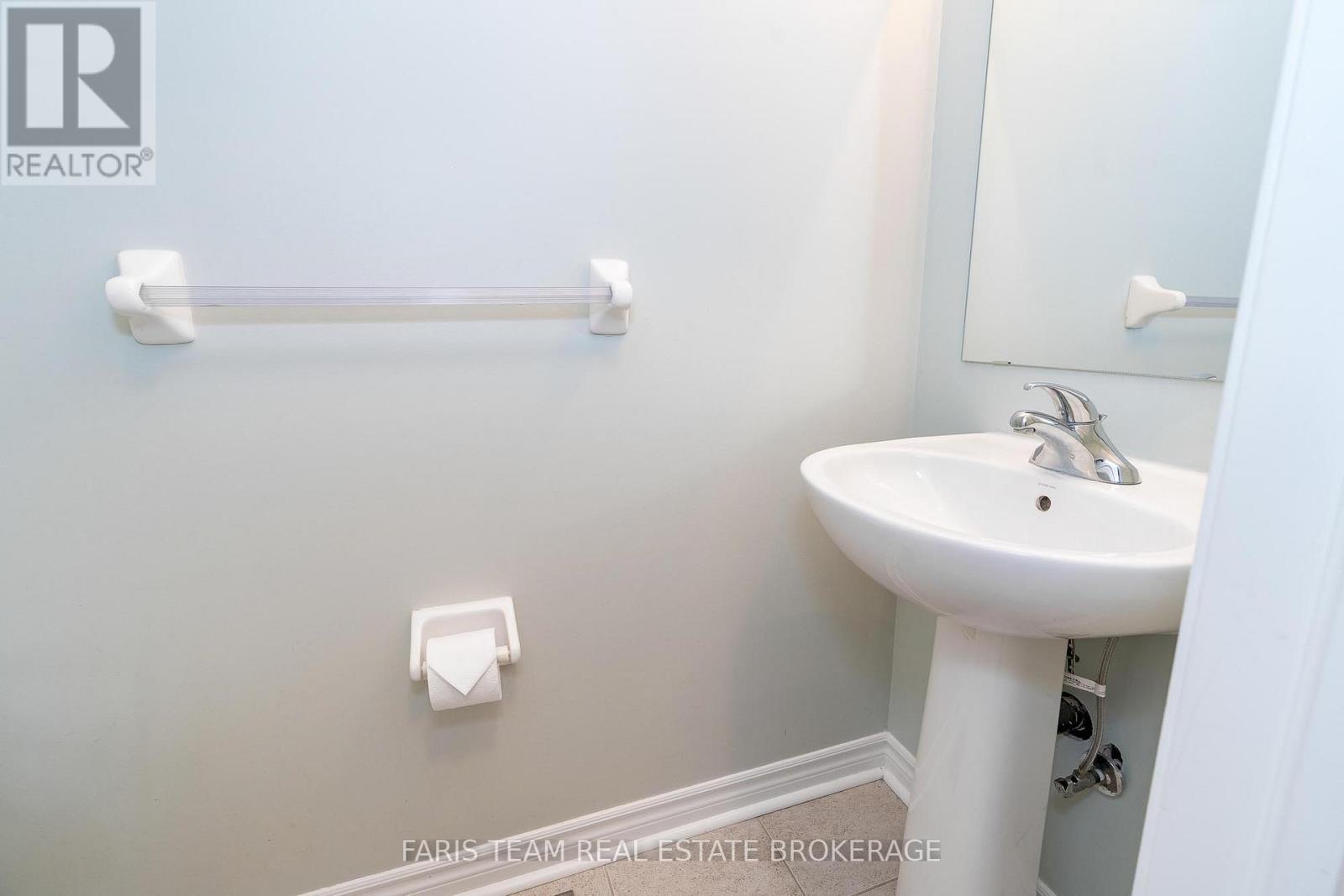 103 Collier Crescent, Essa (Angus), Ontario  L3W 0M8 - Photo 17 - N12442553