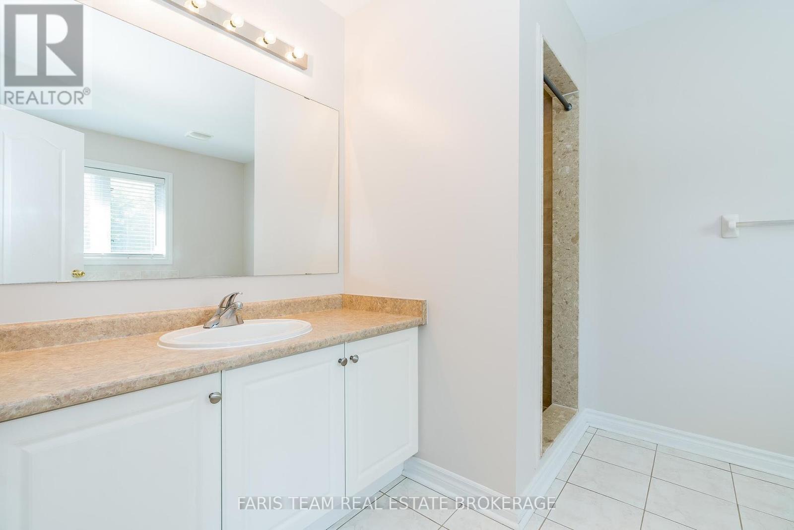 103 Collier Crescent, Essa (Angus), Ontario  L3W 0M8 - Photo 21 - N12442553