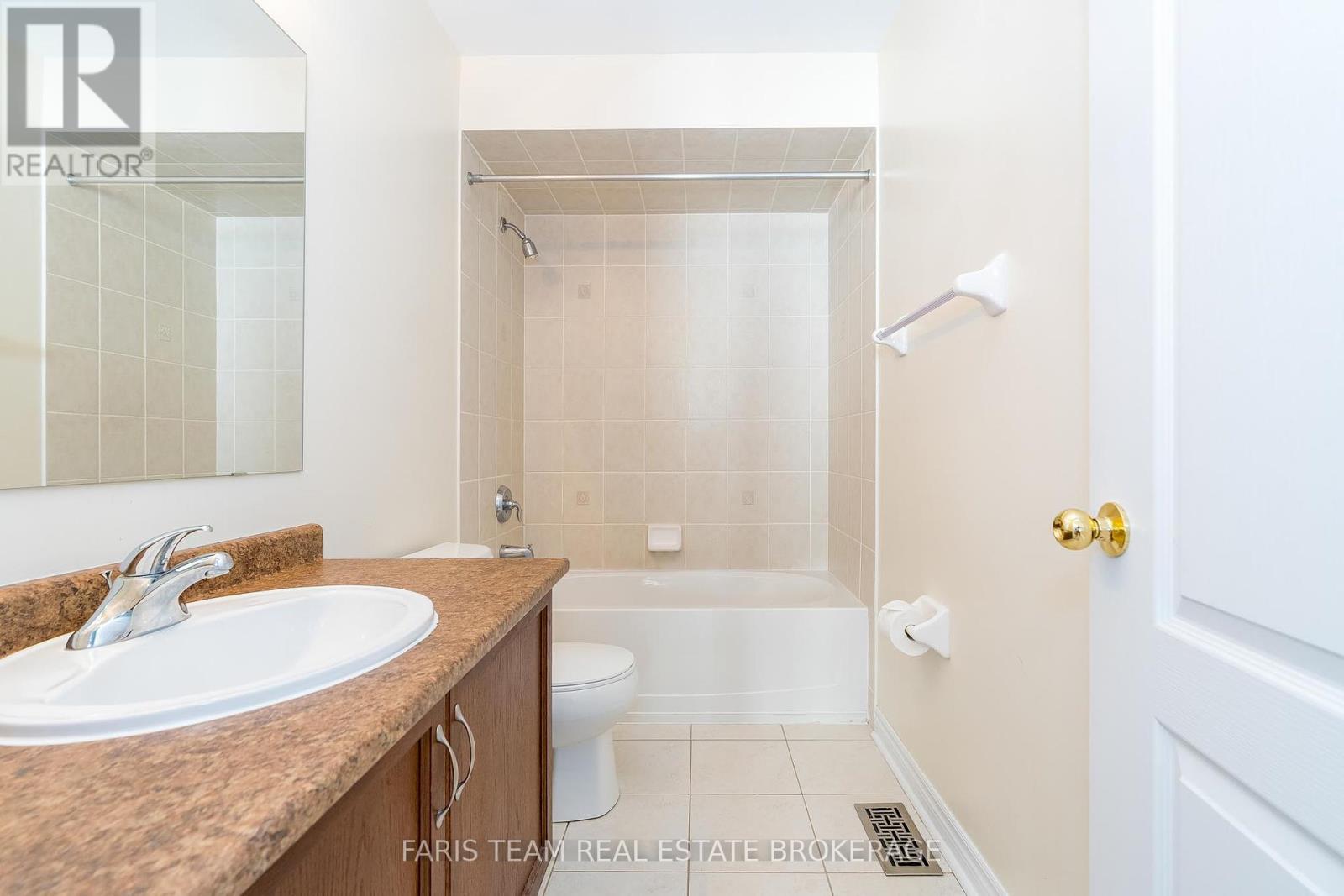 103 Collier Crescent, Essa (Angus), Ontario  L3W 0M8 - Photo 29 - N12442553