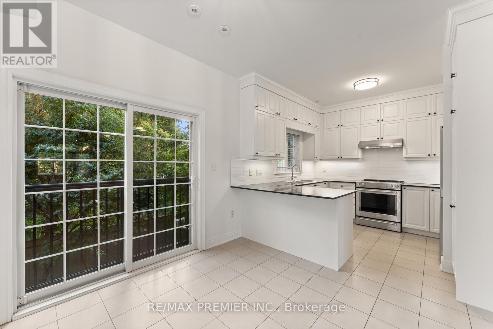 34 George Bogg Road, Vaughan (East Woodbridge), Ontario  L4L 0A3 - Photo 15 - N12442587