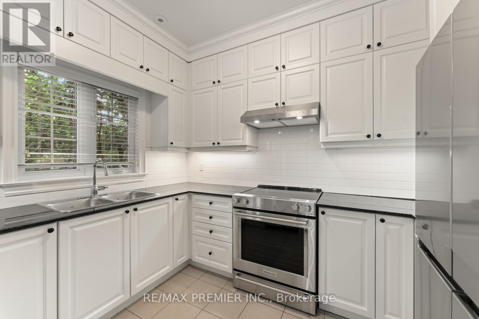 34 George Bogg Road, Vaughan (East Woodbridge), Ontario  L4L 0A3 - Photo 19 - N12442587